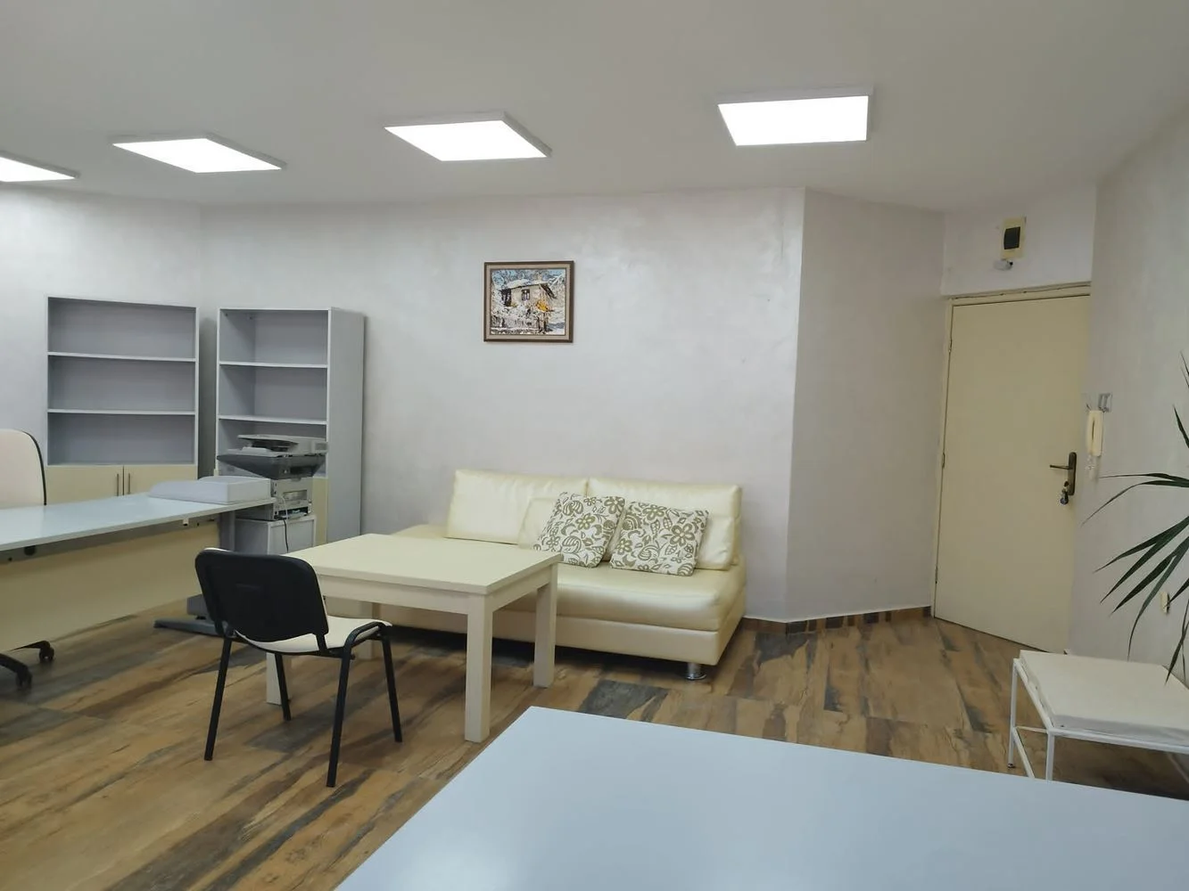 Blvd. Hadji Dimitar, Vollständig eingerichtetes und renoviertes Büro im Bürogebäude-0 Hadzhi-Dimitar-Boulevard, Vollständig möbliertes und renoviertes Büro in einem Bürogebäude – 0