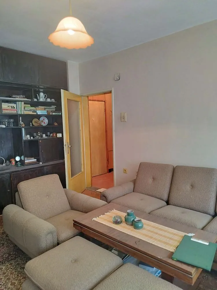 Zweiseitig, nach Süden ausgerichtet, Ziegelbau im 2. Stock, mit dazugehörigem Dachboden, Keller und Garage – 0 Zweiseitig, nach Süden ausgerichtet, Backsteinbau im 2. Stock, dazugehöriger Dachboden, Keller, Garage – 0