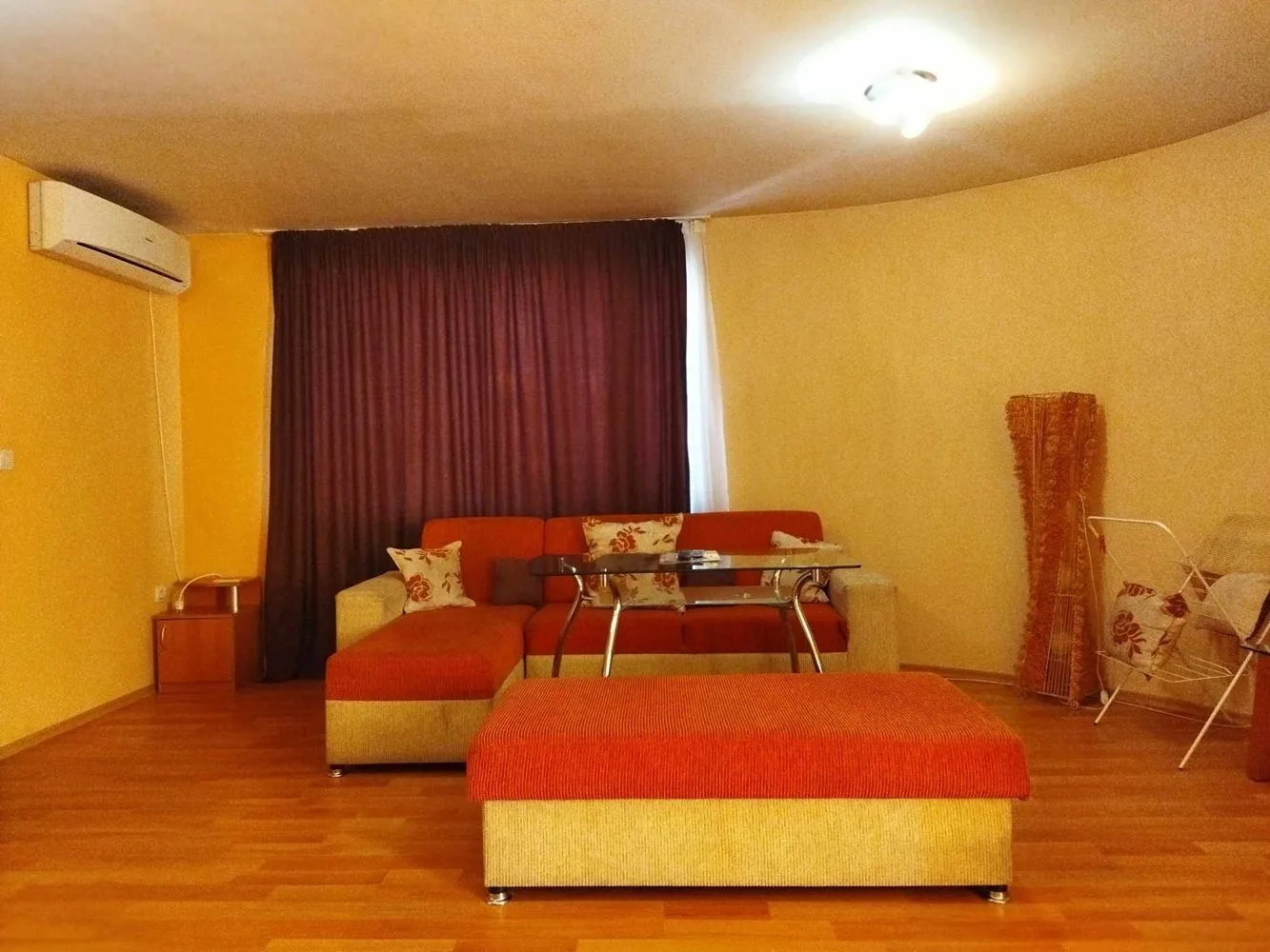 Vasil-Levski-Platz, Studio mit Terrasse, möbliert – 0 пл.Васил Левски ,студио с тераса ,обзаведено - 0