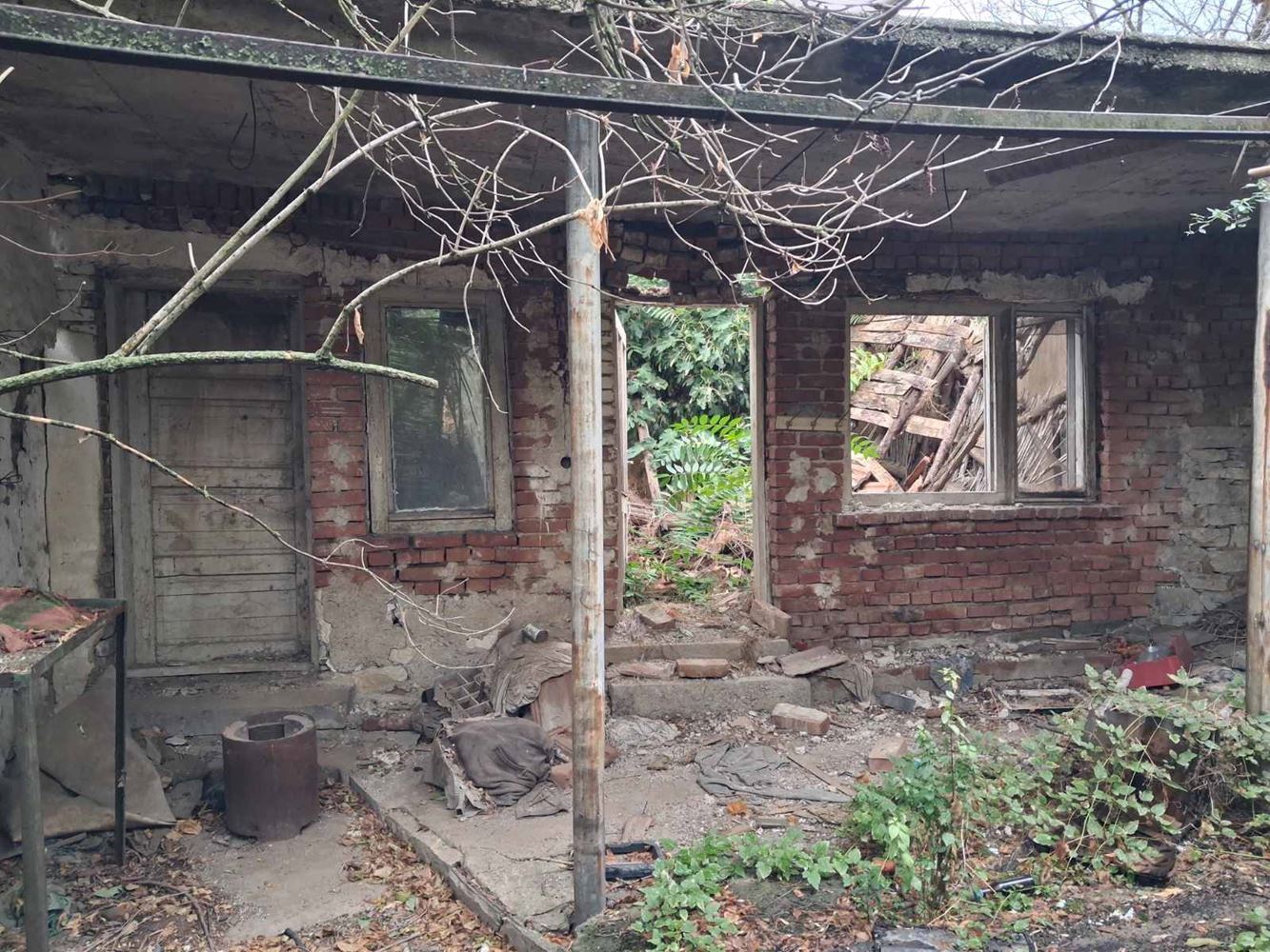 с. Злати Войвода парцел 819 кв.м. и стара къща, ток, вода - 0