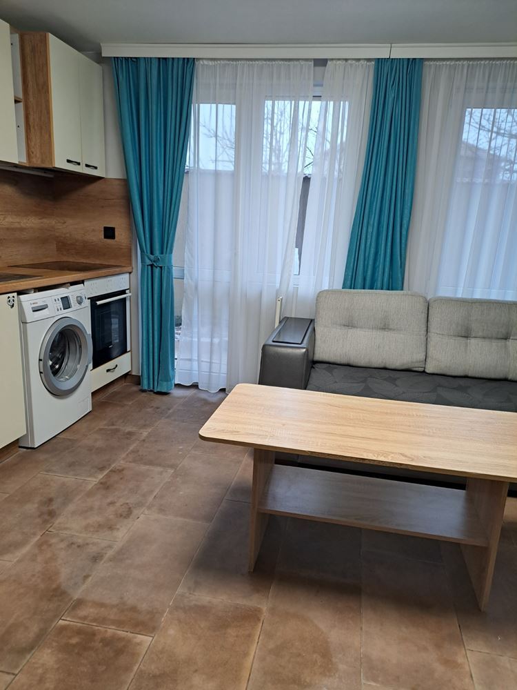 Stadtzentrum, Zweizimmerwohnung zu vermieten – 0 Център, двустаен апартамент под наем - 0
