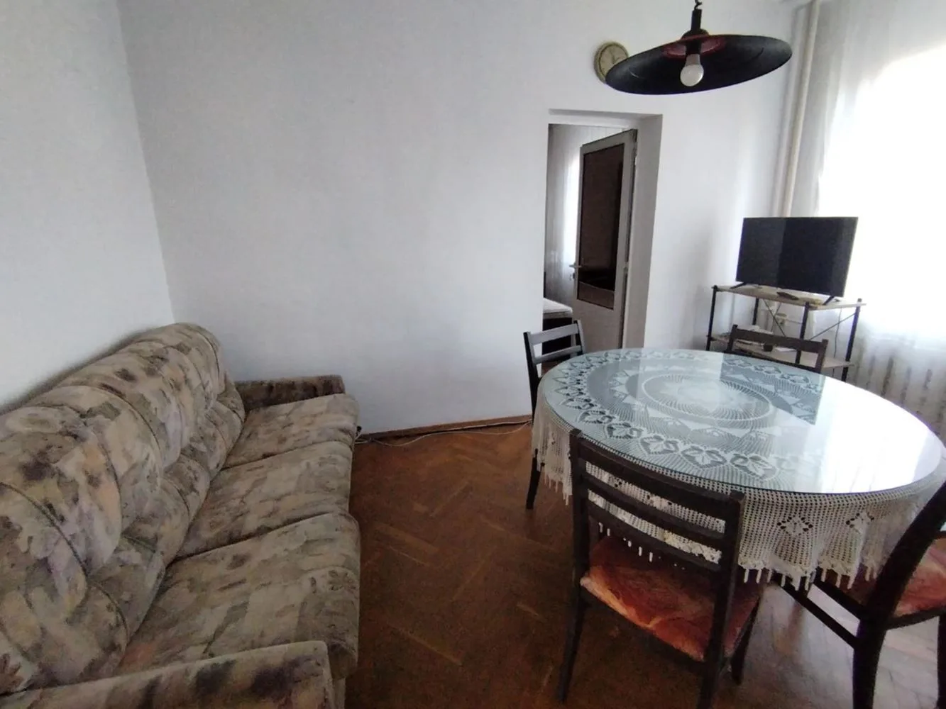 Largo, Dreizimmerwohnung, Backsteinbau, hervorragende Lage – 0. Stock Largo, Dreizimmerwohnung, Backsteinbau, hervorragende Etage – 0