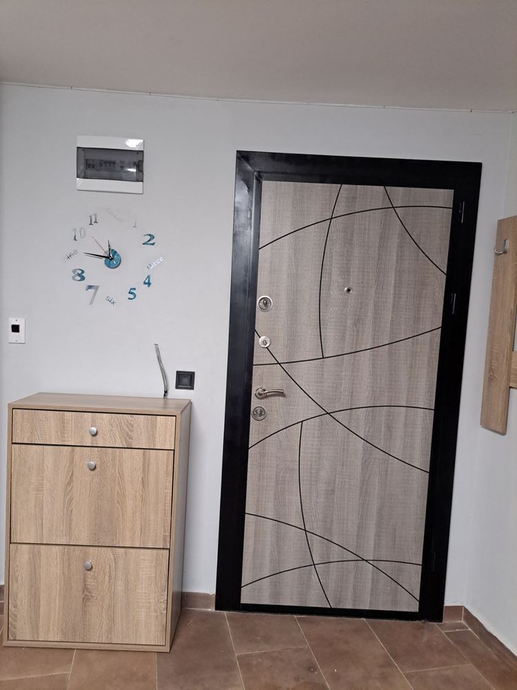 Stadtzentrum, Zweizimmerwohnung zu vermieten – 0 Център, двустаен апартамент под наем - 0