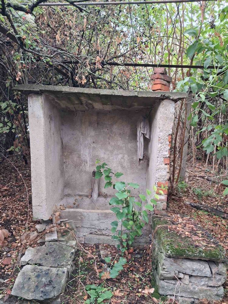 с. Злати Войвода парцел 819 кв.м. и стара къща, ток, вода - 0