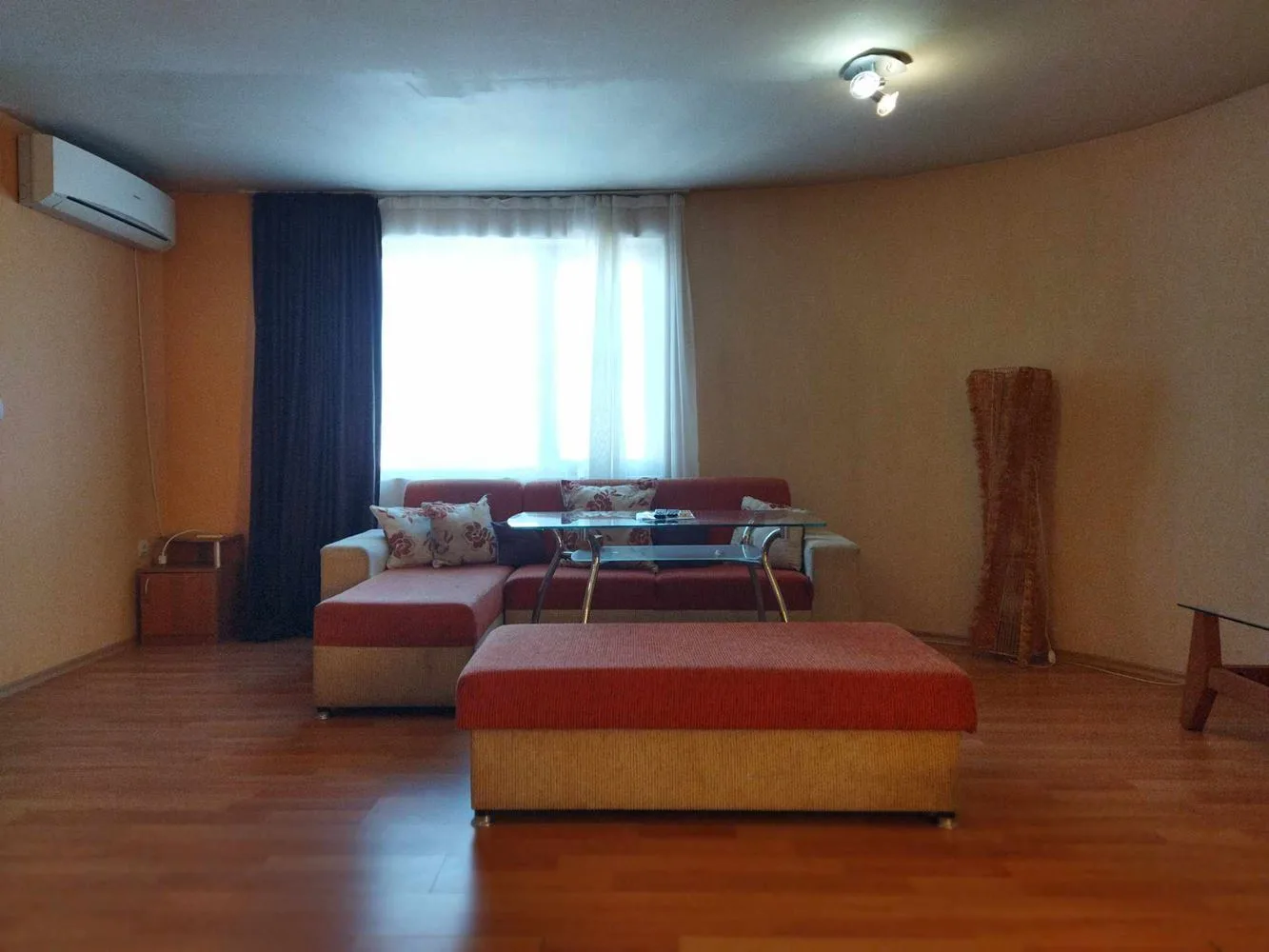 Vasil-Levski-Platz, Studio mit Terrasse, möbliert – 0 пл.Васил Левски ,студио с тераса ,обзаведено - 0