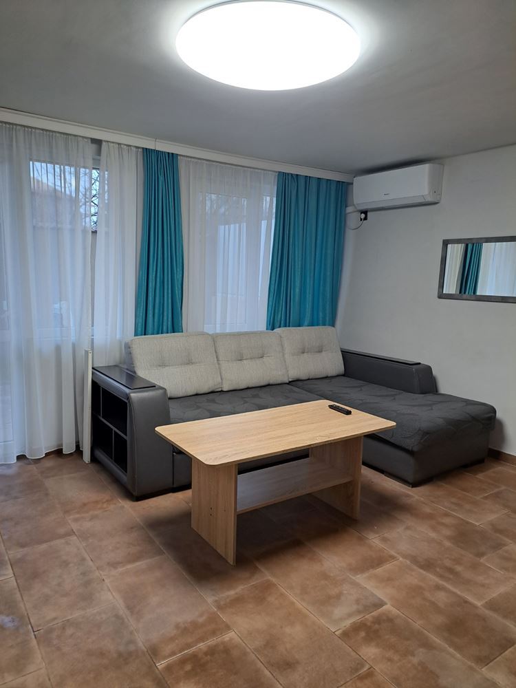 Stadtzentrum, Zweizimmerwohnung zu vermieten – 0 Център, двустаен апартамент под наем - 0
