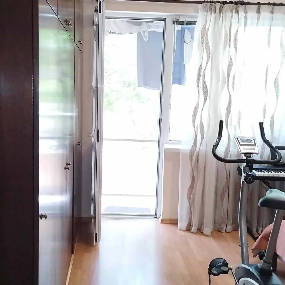 Zentrum-Hauptstraße Largo, ein Schlafzimmer Wohnung, in zwei Schlafzimmer umgewandelt, nach der Renovierung, möbliert-0 Zentrum – Hauptstraße Largo, Zweizimmerwohnung, zu einer Dreizimmerwohnung umgebaut, renoviert, möbliert – 0