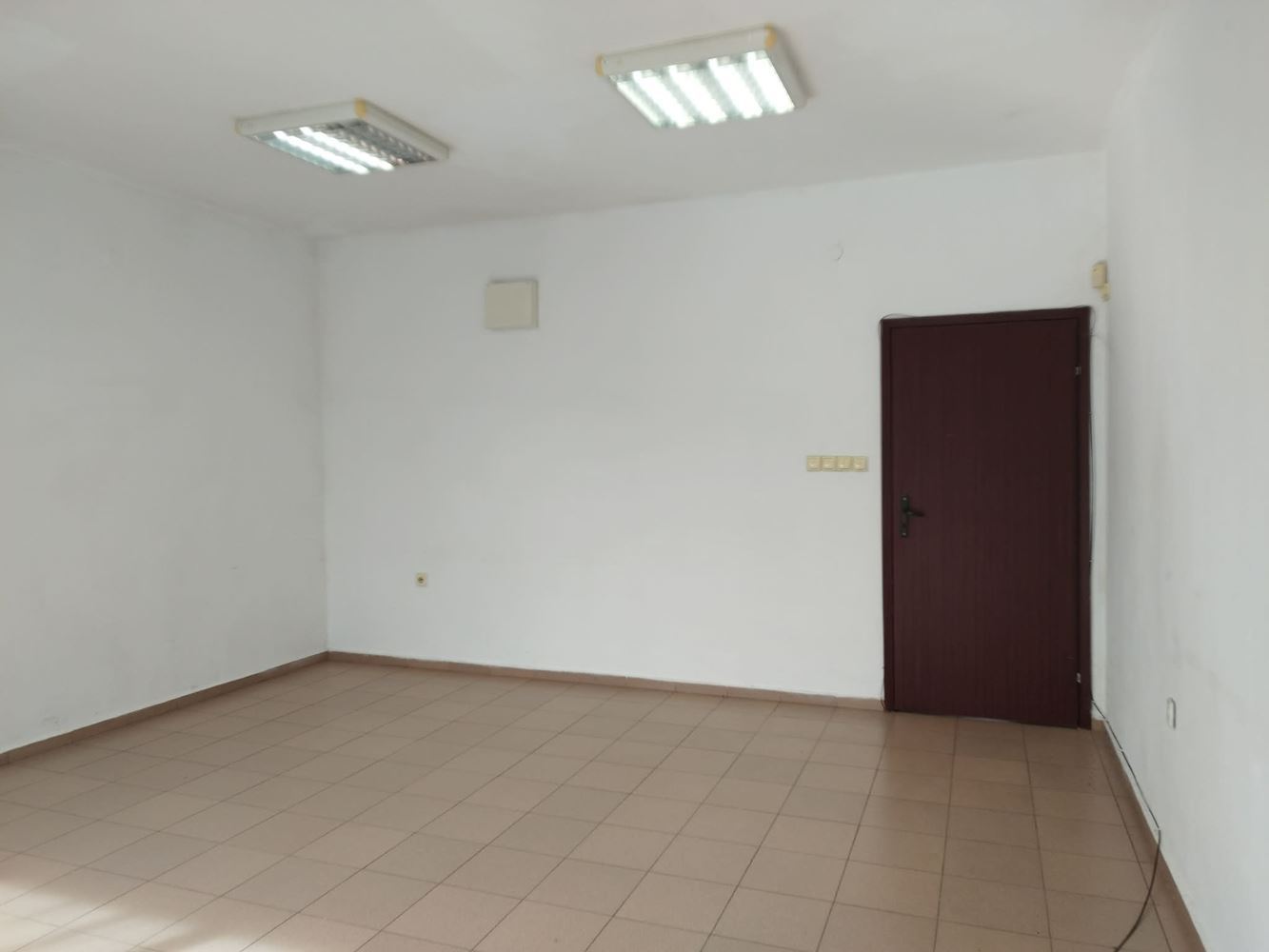 Zentrum, Büro zur Miete, 50 qm, unmöbliert-0 Център, Офис под наем, 50 кв.м, необзаведен - 0