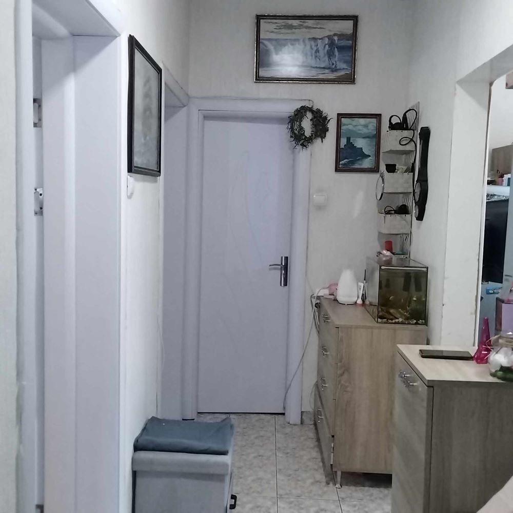 Център-Главната улица Ларго, двустаен апартамент, преустроен в тристаен, след ремонт, обзаведен-0 Център-Главната улица Ларго, двустаен апартамент, преустроен в тристаен, след ремонт, обзаведен - 0