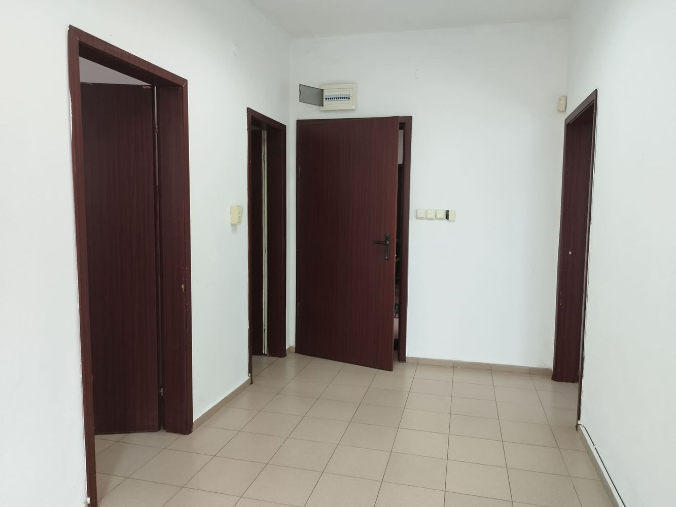 Zentrum, Büro zur Miete, 50 qm, unmöbliert-0 Център, Офис под наем, 50 кв.м, необзаведен - 0