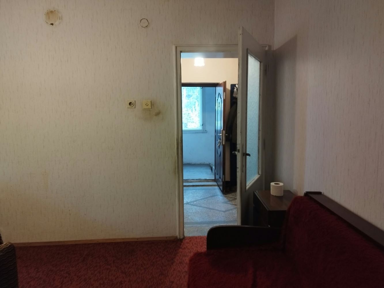 Етаж от къща на атрактивно място и 1/3 ид.част от двор-0 Етаж от къща на атрактивно място и 1/3 ид.част от двор - 0