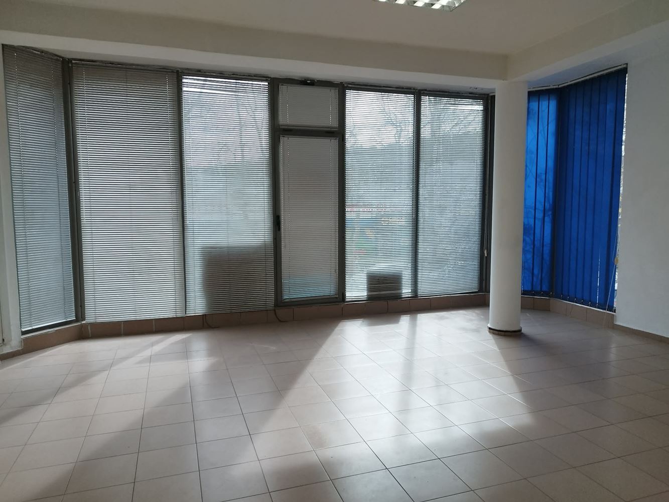 Zentrum, Büro zur Miete, 50 qm, unmöbliert-0 Център, Офис под наем, 50 кв.м, необзаведен - 0