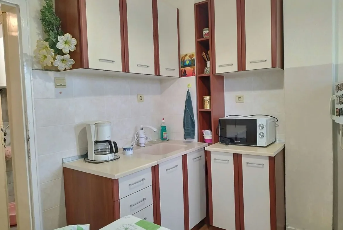 Център, в близост до Паспортна служба, Белия театър, хотел Сливен