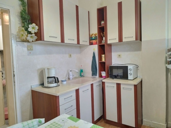 Център, в близост до Паспортна служба, Белия театър, хотел Сливен - 0