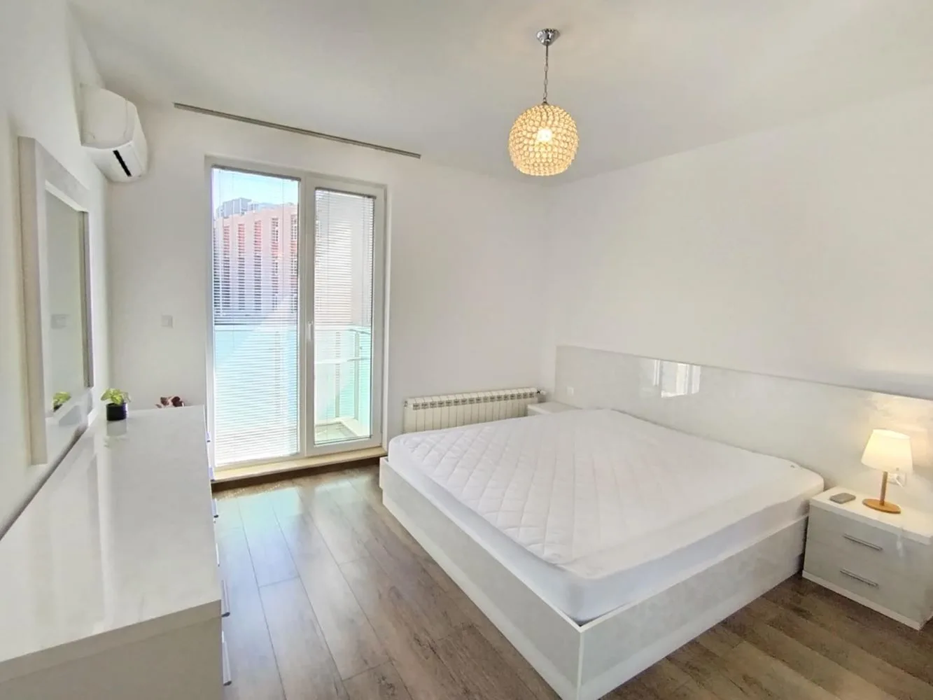 Luxuriöse Zwei-Zimmer-Wohnung zur Miete im TOP-Zentrum von Sliven - das beste Angebot auf dem Markt-0 Luxuriöse 3-Zimmer-Wohnung zur Miete im absoluten Zentrum von Sliven – das beste Angebot auf dem Markt – 0