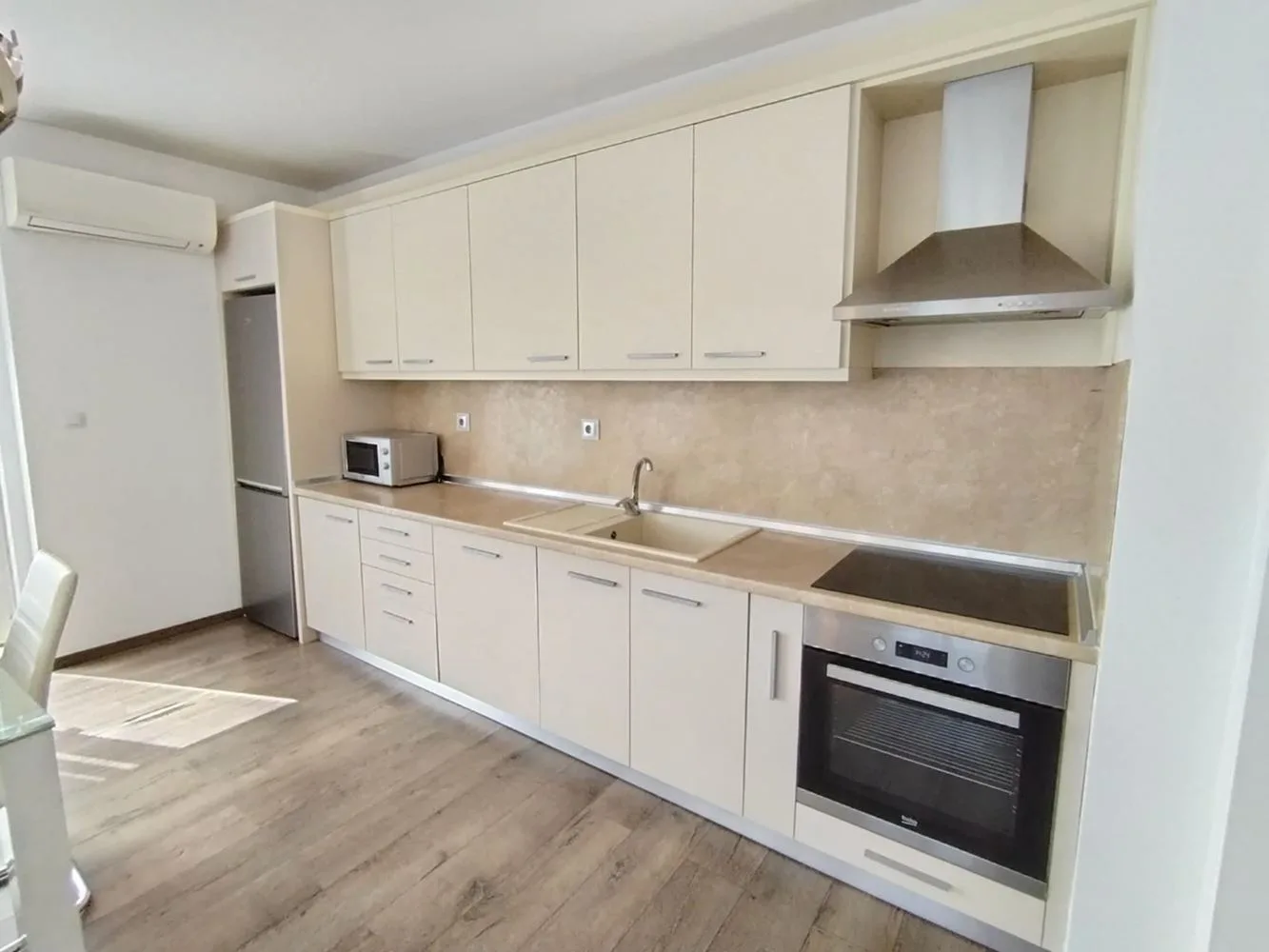 Luxuriöse Zwei-Zimmer-Wohnung zur Miete im TOP-Zentrum von Sliven - das beste Angebot auf dem Markt-0 Luxuriöse 3-Zimmer-Wohnung zur Miete im absoluten Zentrum von Sliven – das beste Angebot auf dem Markt – 0