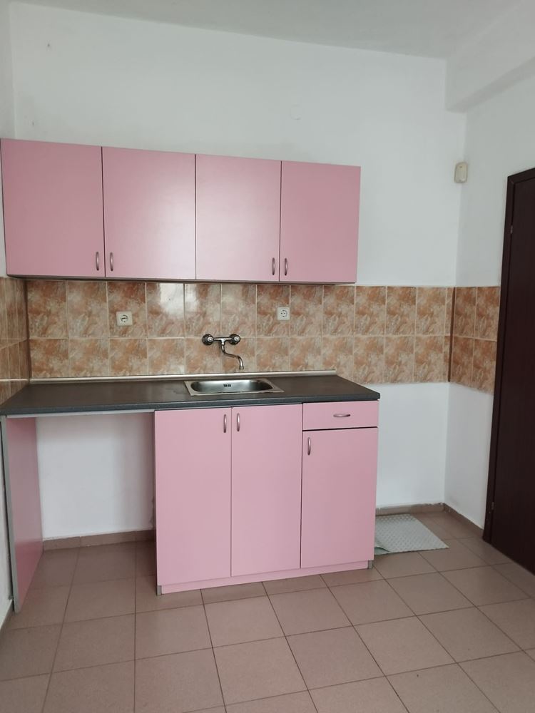 Zentrum, Büro zur Miete, 50 qm, unmöbliert-0 Център, Офис под наем, 50 кв.м, необзаведен - 0