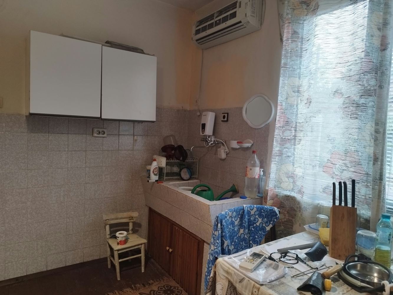 Етаж от къща на атрактивно място и 1/3 ид.част от двор-0 Етаж от къща на атрактивно място и 1/3 ид.част от двор - 0