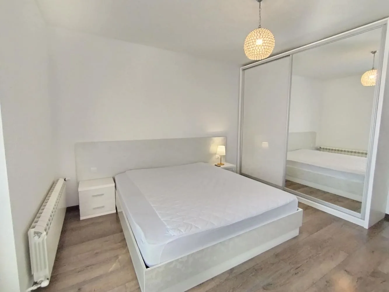 Luxuriöse Zwei-Zimmer-Wohnung zur Miete im TOP-Zentrum von Sliven - das beste Angebot auf dem Markt-0 Luxuriöse 3-Zimmer-Wohnung zur Miete im absoluten Zentrum von Sliven – das beste Angebot auf dem Markt – 0