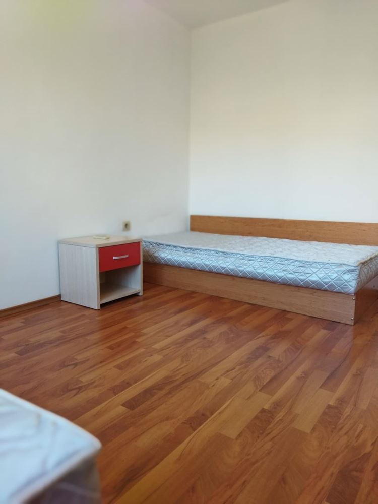 Център ,пл.В.Левски,НС,2 спални,баня ,отд.WC,обзаведен-0 Център ,пл.В.Левски,НС,2 спални,баня ,отд.WC,обзаведен - 0