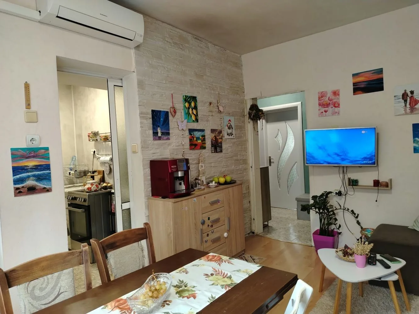 Zentrum-Hauptstraße Largo, ein Schlafzimmer Wohnung, in zwei Schlafzimmer umgewandelt, nach der Renovierung, möbliert-0 Zentrum – Hauptstraße Largo, Zweizimmerwohnung, zu einer Dreizimmerwohnung umgebaut, renoviert, möbliert – 0