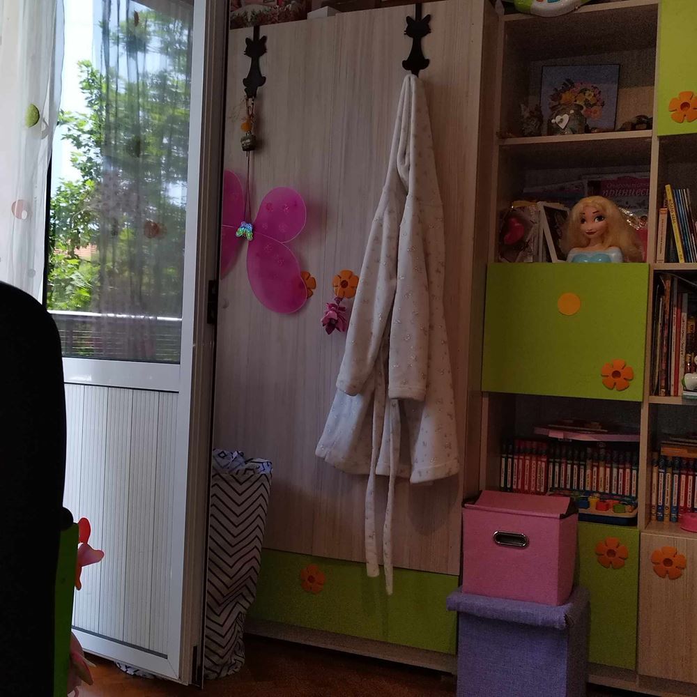 Център-Главната улица Ларго, двустаен апартамент, преустроен в тристаен, след ремонт, обзаведен-0 Център-Главната улица Ларго, двустаен апартамент, преустроен в тристаен, след ремонт, обзаведен - 0