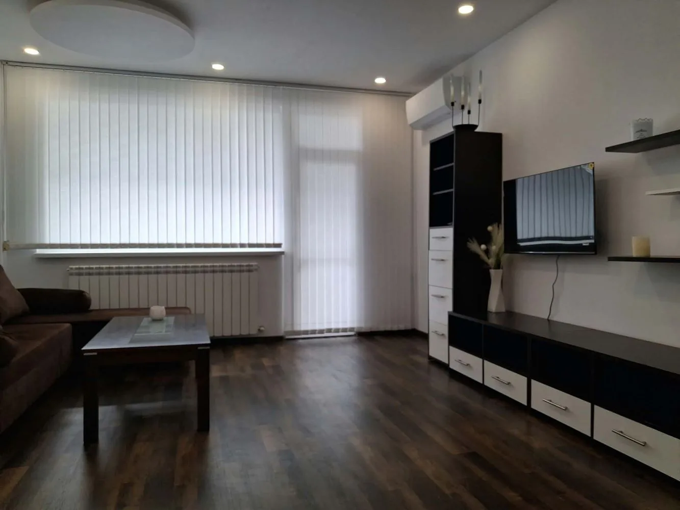 Downtown, Two-Bedroom Apartment, Fully Furnished, First Tenants, TETS-0 Downtown, Two-Bedroom Apartment, Fully Furnished, First Tenants, Central Heating - 0
