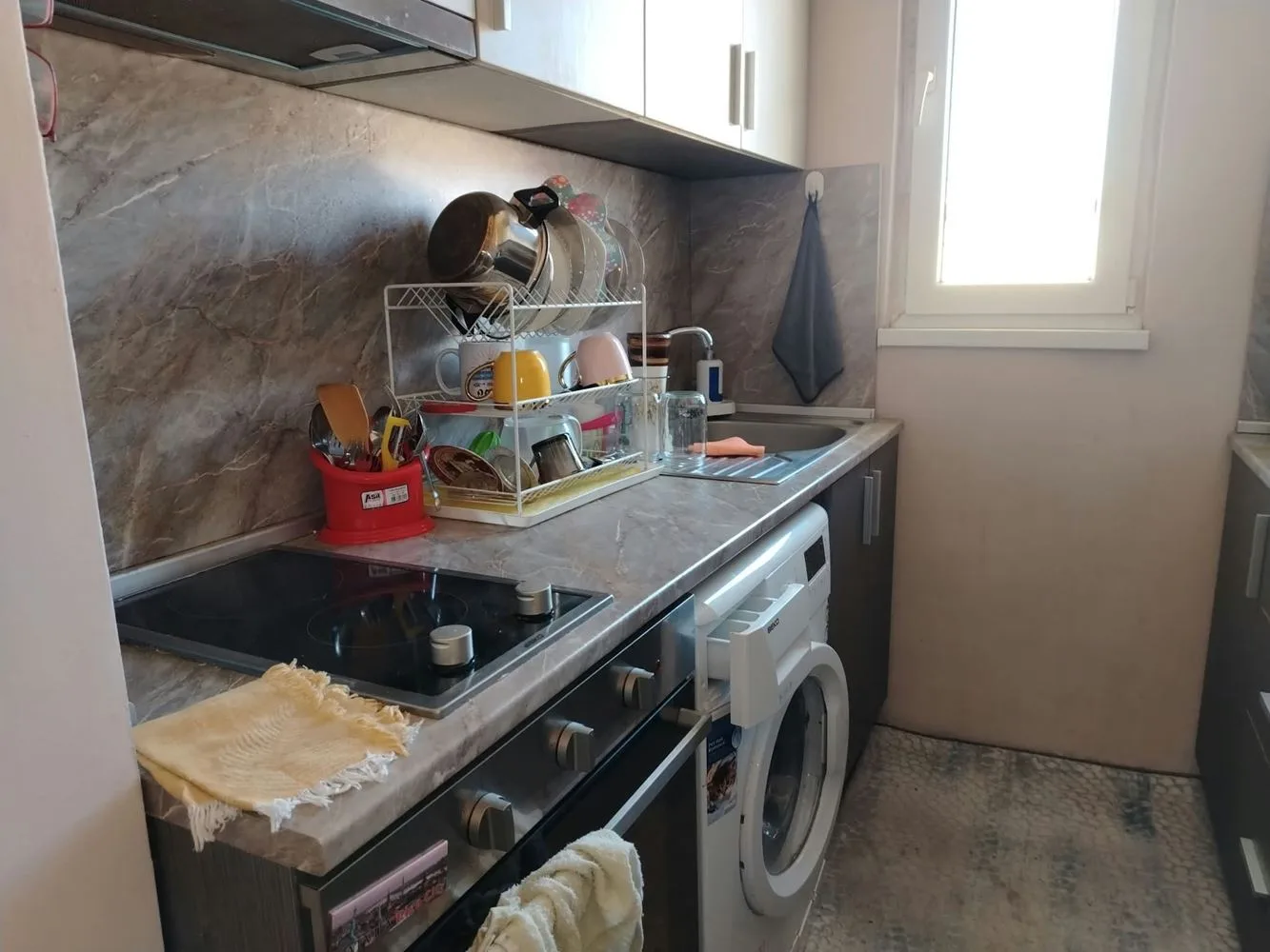 Dame Gruev Neighborhood, Spacious two-bedroom apartment with central heating and a wonderful panoramic view-0 Dame Gruev Neighborhood, Spacious two-bedroom apartment with central heating and a wonderful panoramic view - 0