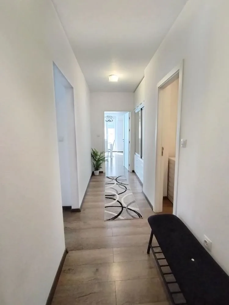 Luxuriöse Zwei-Zimmer-Wohnung zur Miete im TOP-Zentrum von Sliven - das beste Angebot auf dem Markt-0 Luxuriöse 3-Zimmer-Wohnung zur Miete im absoluten Zentrum von Sliven – das beste Angebot auf dem Markt – 0