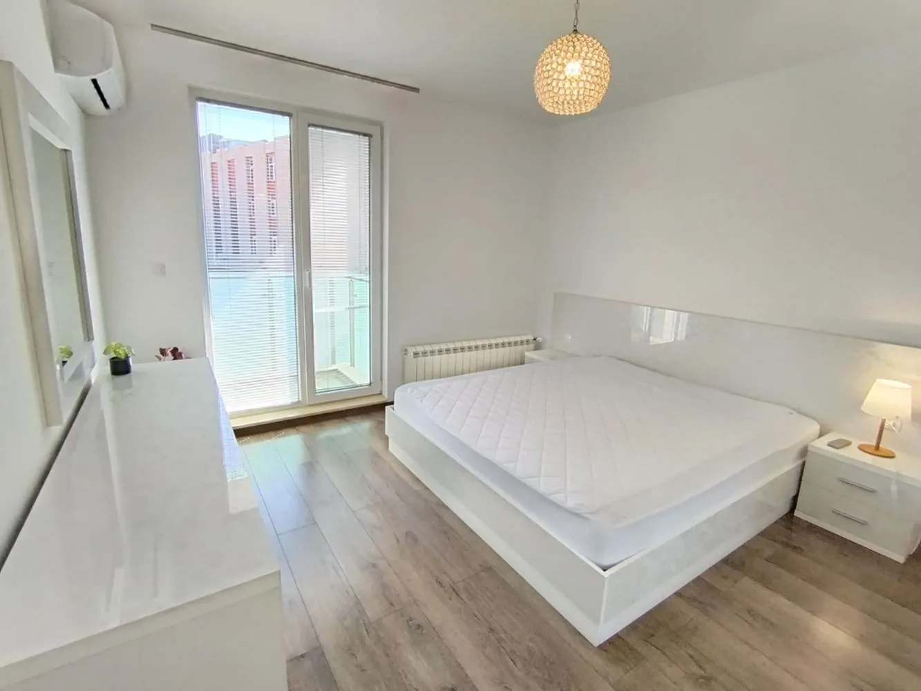 Luxuriöse Zwei-Zimmer-Wohnung zur Miete im TOP-Zentrum von Sliven - das beste Angebot auf dem Markt-0 Luxuriöse 3-Zimmer-Wohnung zur Miete im absoluten Zentrum von Sliven – das beste Angebot auf dem Markt – 0