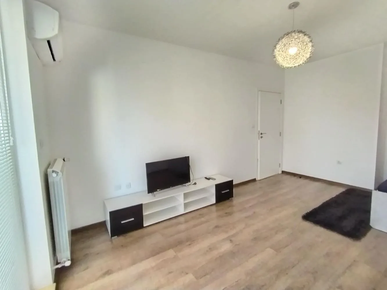Luxuriöse Zwei-Zimmer-Wohnung zur Miete im TOP-Zentrum von Sliven - das beste Angebot auf dem Markt-0 Luxuriöse 3-Zimmer-Wohnung zur Miete im absoluten Zentrum von Sliven – das beste Angebot auf dem Markt – 0