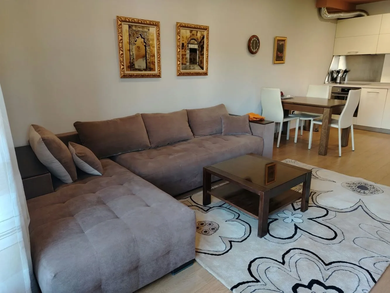 Möblierte Wohnung im Stadtzentrum, in der Nähe der Rosova-Straße und des Stadtparks, mit zwei Schlafzimmern, inkl. Nebenkosten – 0 Möblierte Wohnung im Stadtzentrum, in der Nähe der Rosova-Straße und des Stadtparks, mit zwei Schlafzimmern, inkl. Nebenkosten – 0