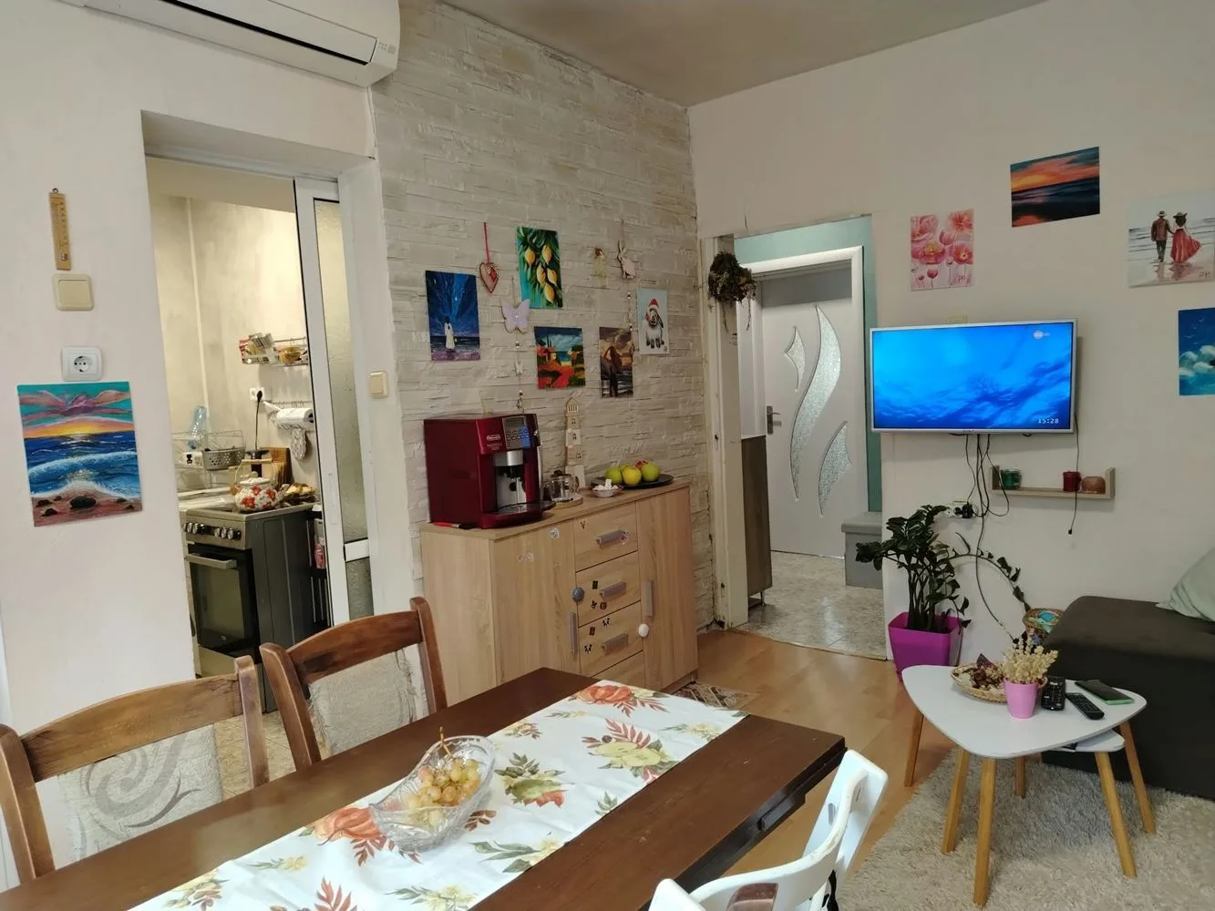 Zentrum-Hauptstraße Largo, ein Schlafzimmer Wohnung, in zwei Schlafzimmer umgewandelt, nach der Renovierung, möbliert-0 Zentrum – Hauptstraße Largo, Zweizimmerwohnung, zu einer Dreizimmerwohnung umgebaut, renoviert, möbliert – 0