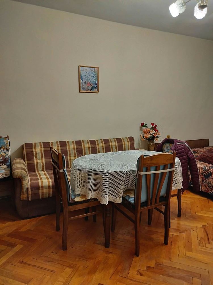 Център, в близост до Паспортна служба, Белия театър, хотел Сливен - 0
