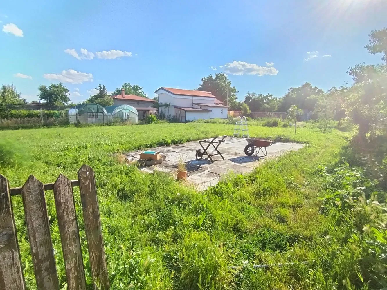 Zu verkaufen: Ein möbliertes zweistöckiges Haus im Dorf Kovachite mit einem großzügigen Grundstück von 1.500 m² – 0 Zu verkaufen: Ein möbliertes zweistöckiges Haus im Dorf Kovachite mit einem großzügigen Grundstück von 1.500 m² – 0