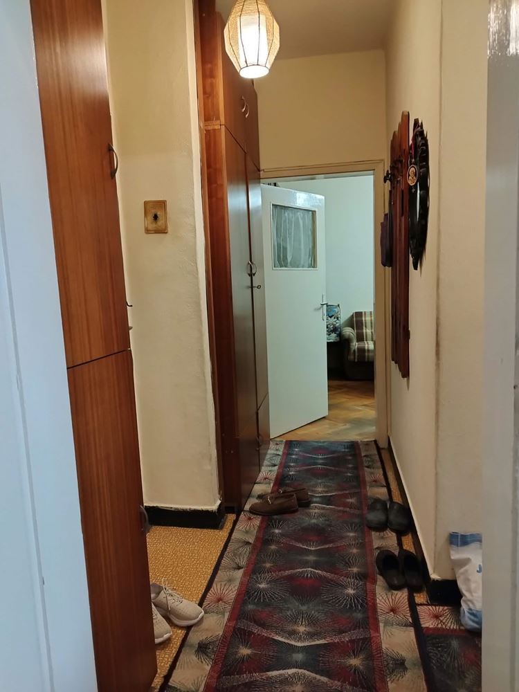 Център, в близост до Паспортна служба, Белия театър, хотел Сливен - 0